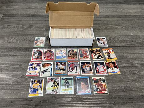 500+ SPORT CARDS (Mostly 90s NHL) INCLUDES MANY STARS & ROOKIES