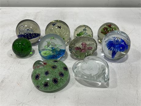 10 GLASS PAPERWEIGHTS