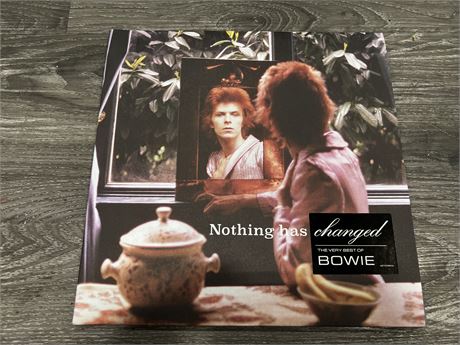 DAVID BOWIE - NOTHING HAS CHANGED 2LP - MINT (M)