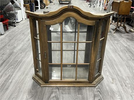 VINTAGE HANGING CURIO CABINET W/1 SHELF (Shelf is cracked, 27” tall)