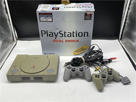 PS1 COMPLETE IN BOX