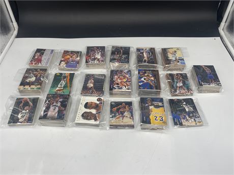 LOT OF MISC 90’s NBA CARDS