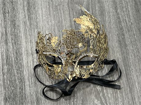 VENETIAN GOLD TONE METAL STARLETTE MASK - HAND CRAFTED IN ITALY - 7” WIDE