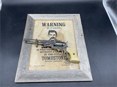 REPLICA GUN MOUNTED ON WESTERN STYLE PICTURE 18”x15”