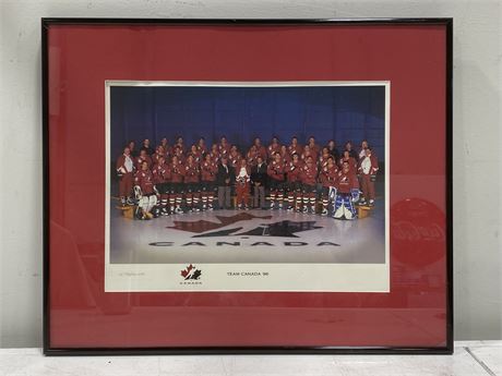 1996 TEAM CANADA PHOTO W/GRETZKY (22”X18”)