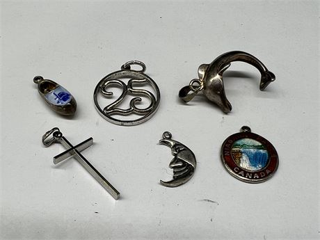 LOT OF STERLING CHARMS / PENDANTS