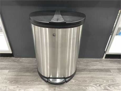 18”x12”x26” SOFT CLOSE GARBAGE CAN