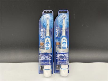 2 NEW ORAL-B BATTERY POWERED TOOTH BRUSHES