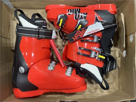 NEW ATOMIC REDSTER WORLD CUP 70 SKI BOOTS- SIZE 8.5
