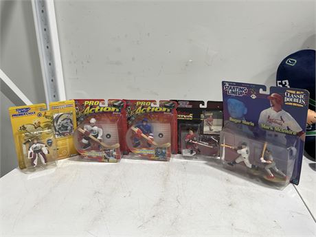 5 STARTING LINEUP / PRO ACTION FIGURES