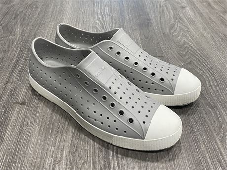 GREY NATIVE BRAND SHOES - SIZE 13