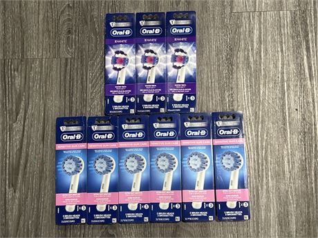 LARGE LOT OF BRAND NEW ORAL-B ELECTRIC TOOTH BRUSH HEADS
