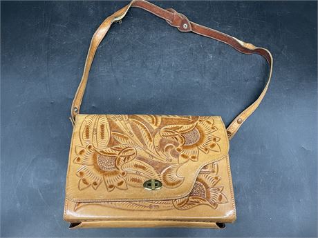 REVERSIBLE HAND TOOLED LEATHER PURSE BROWN/TAN
