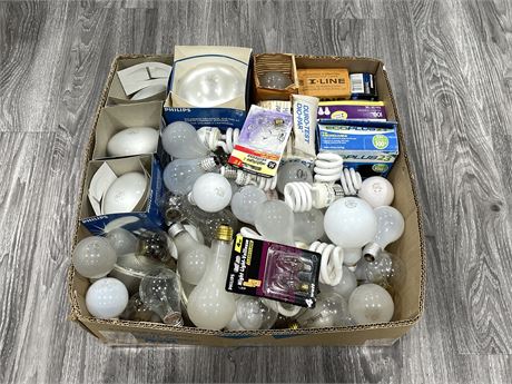 LARGE LOT OF LIGHT BULBS ( TESTED AND WORKING)