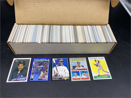 APPROX. 800 MISC. MLB CARDS