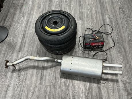 AUTOMOTIVE LOT W/BATTERY CHARGER