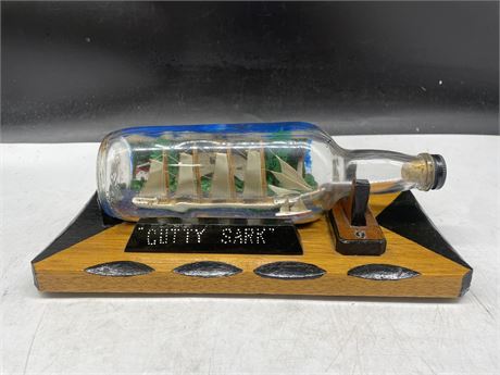 CUDDY SARK SHIP IN A BOTTLE 12”x6”