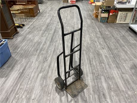 HAND TRUCK / DOLLEY