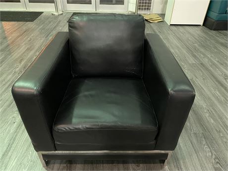 LEATHER CHAIR (excellent condition)