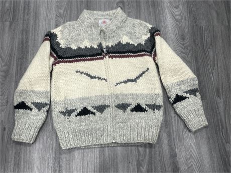 AURORA BOREALIS HAND MADE IN CANADA COWICHAN SWEATER SIZE S
