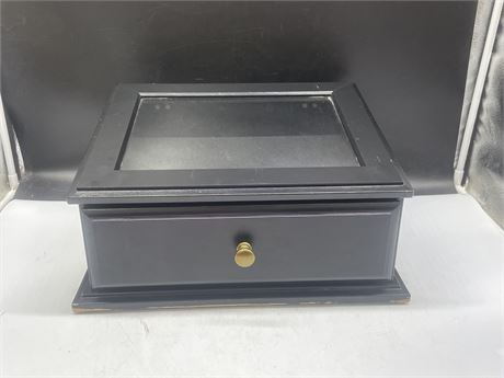 DISPLAY BOX WITH SLIDE OUT DRAWER