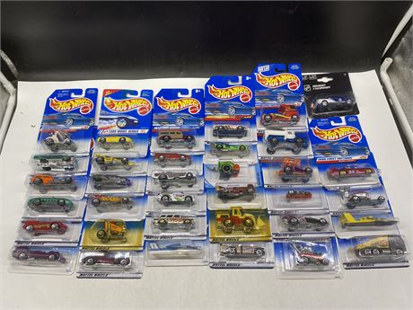 35 MIP HOT WHEELS - MOSTLY 1997