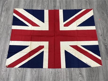 VINTAGE UNION JACK FLAG BRITISH MADE (43”x32”)