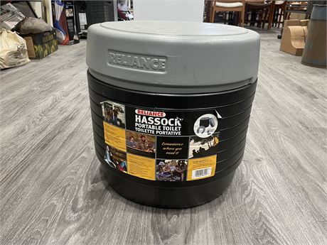 BRAND NEW RELIANCE PRODUCTS HASSOCK PORTABLE LIGHTWEIGHT SELF-CONTAINED TOILET