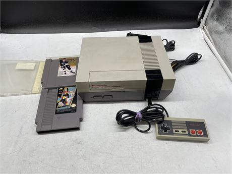 NES SYSTEM COMPLETE WITH 2 GAMES