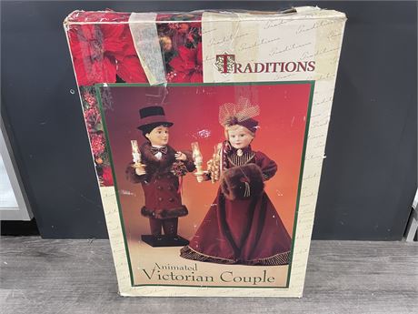 TRADITION ANIMATED VICTORIAN COUPLE