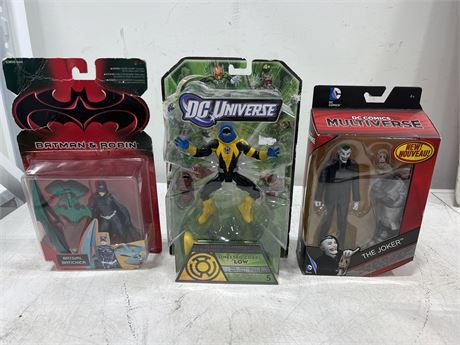 3 DC FIGURES IN PACKAGE (Far left is 1997)