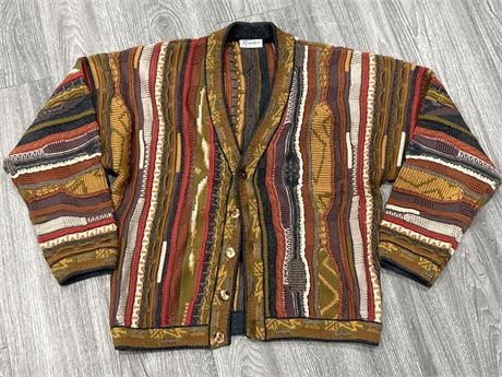 REPORTER MADE IN ITALY COOGI STYLE BUTTON UP SWEATER