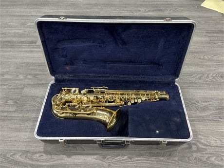 VINTAGE CONN SAXOPHONE IN HARD CASE - MISSING MOUTH PIECE