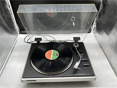 JVC QL-A2 TURNTABLE - POWERS UP