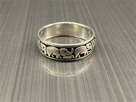 VERY NICE QUALITY STERLING SILVER ELEPHANT RING