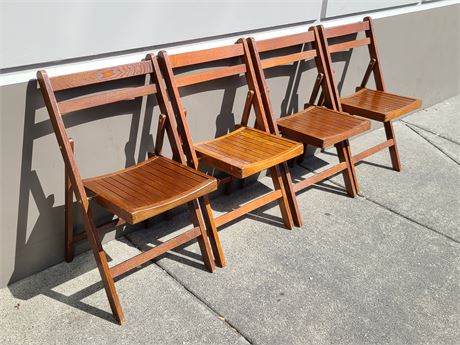 4 FOLDING WOODEN DECK CHAIRS