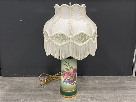 VINTAGE FLORAL LAMP W/HANDMADE SHADE + POWER OUTAGE PROJECTOR (27” TALL)