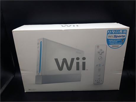 NINTENDO WII CONSOLE IN BOX - VERY GOOD CONDITION