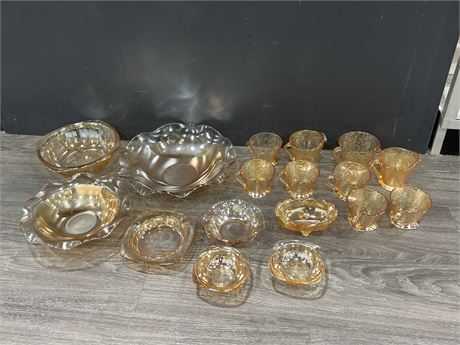 17PC JEANETTE GLASS FLORA-GOLD DEPRESSION GLASS - 2 CUPS CHIPPED ON BASE