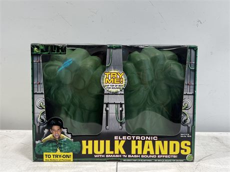 2009 MARVEL ELECTRONIC HULK HANDS IN ORIGINAL BOX