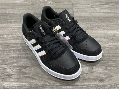 NWT ADIDAS BLACK SNEAKERS - SIZE 8