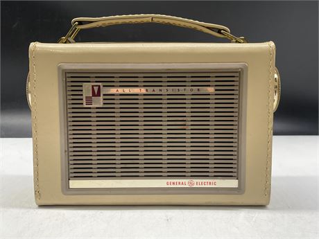 EARLY GENERAL ELECTRIC ALL TRANSISTOR RADIO