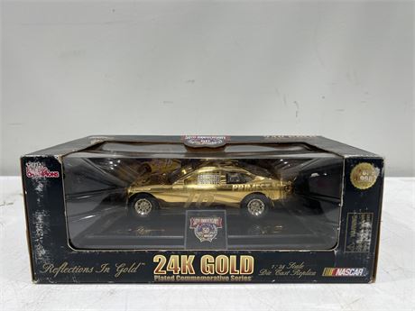 RACING CHAMPIONS 24K GOLD RACE CAR 1/24 SCALE DIE CAST