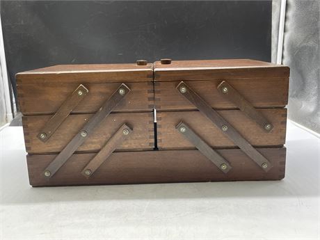 VINTAGE FOLD OUT SEWING BOX