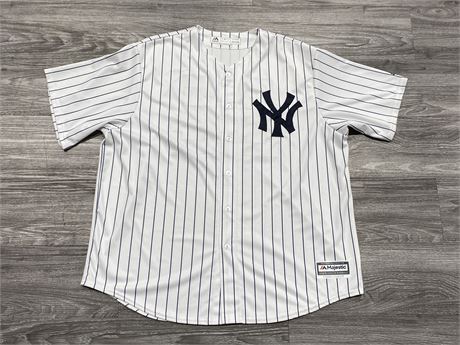 NEW YORK YANKEES JERSEY - SIZE 2XL (EXCELLENT CONDITION)