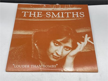 THE SMITHS - LOUDER THAN BOMBS 2LP - VG (slightly scratched)