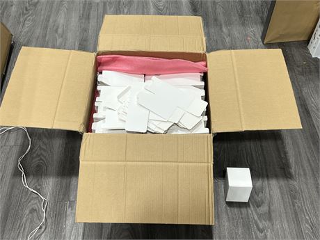 APPROX 450 WHITE GIFT BOXES (4.5” tall)