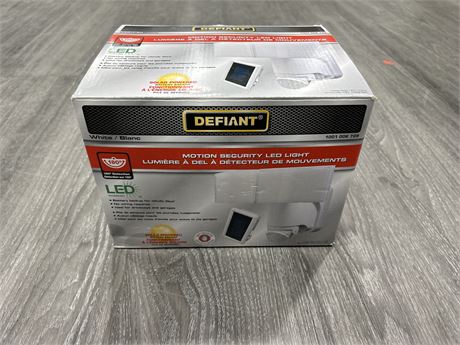 DEFIANT MOTION SECURITY LED LIGHT NEW IN BOX