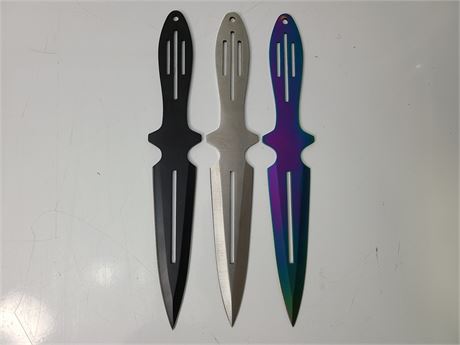 3 THROWING KNIVES