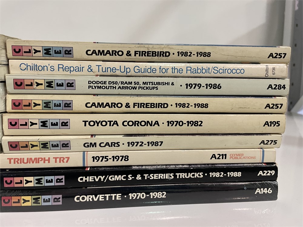 Urban Auctions - 16 VINTAGE CAR MANUALS